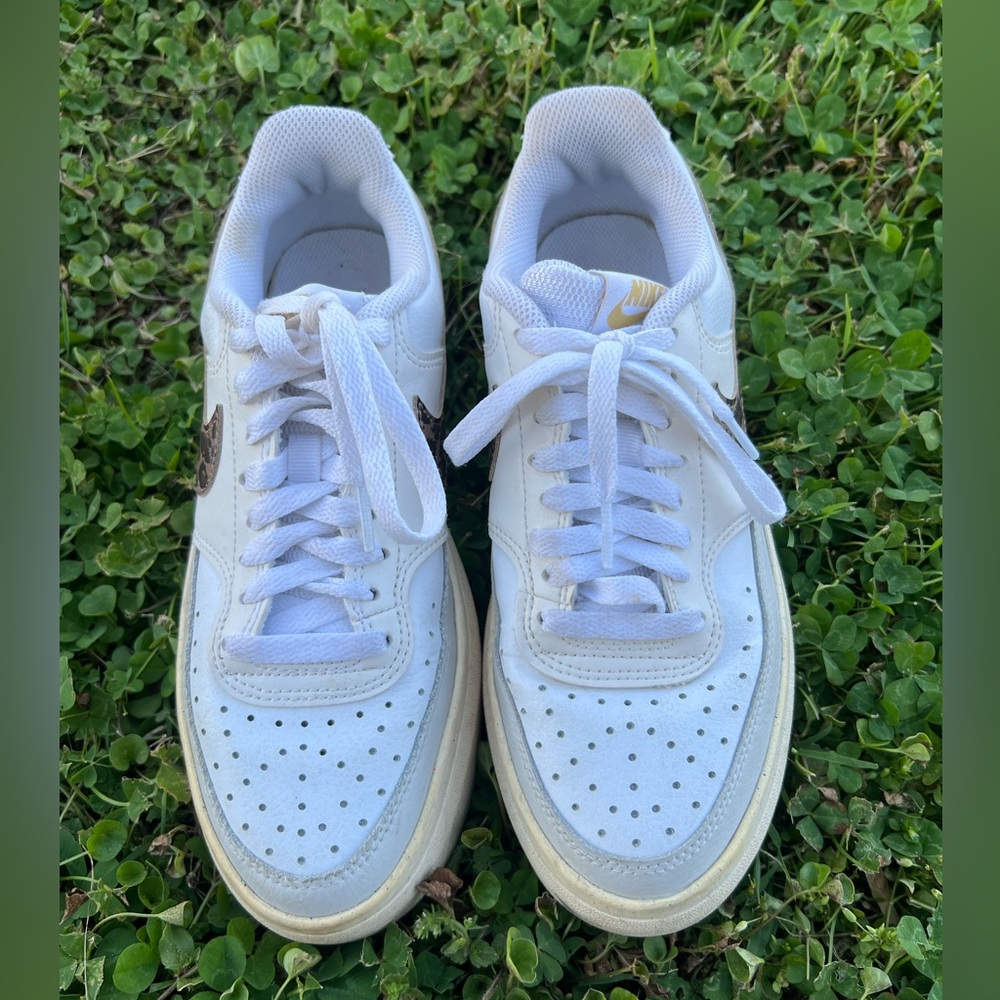 Nike Women's Court Vision Alta 'White/Leopard' Print Platform Sneakers Size 7.5 - Picture 2 of 14